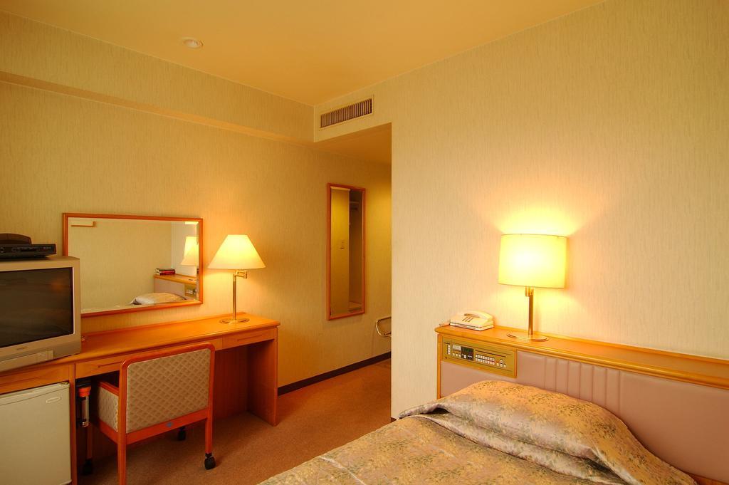 Okayama Royal Hotel Szoba fotó